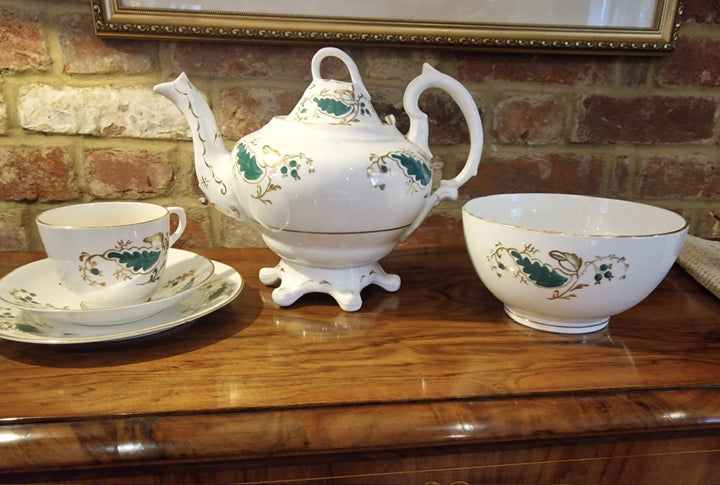 Elegant Victorian Porcelain Green/White & Gilt