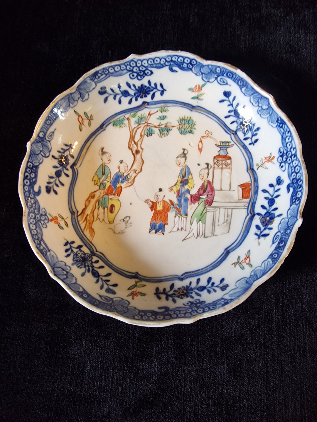 18th Century Qianlong Period Saucer Dish
