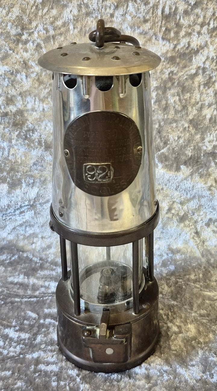 Protector Lamp & Lighting Co.Ltd
