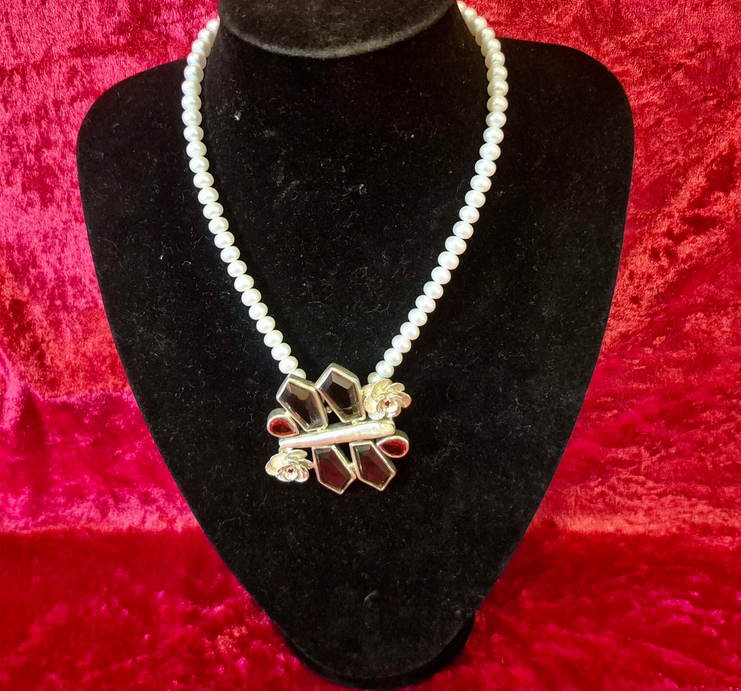 Silver & Pearls Necklace
