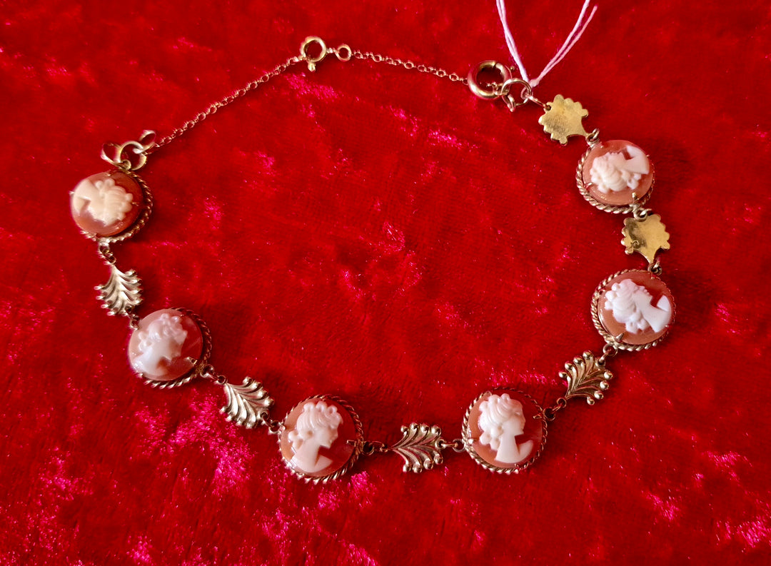9ct Cameo Bracelet