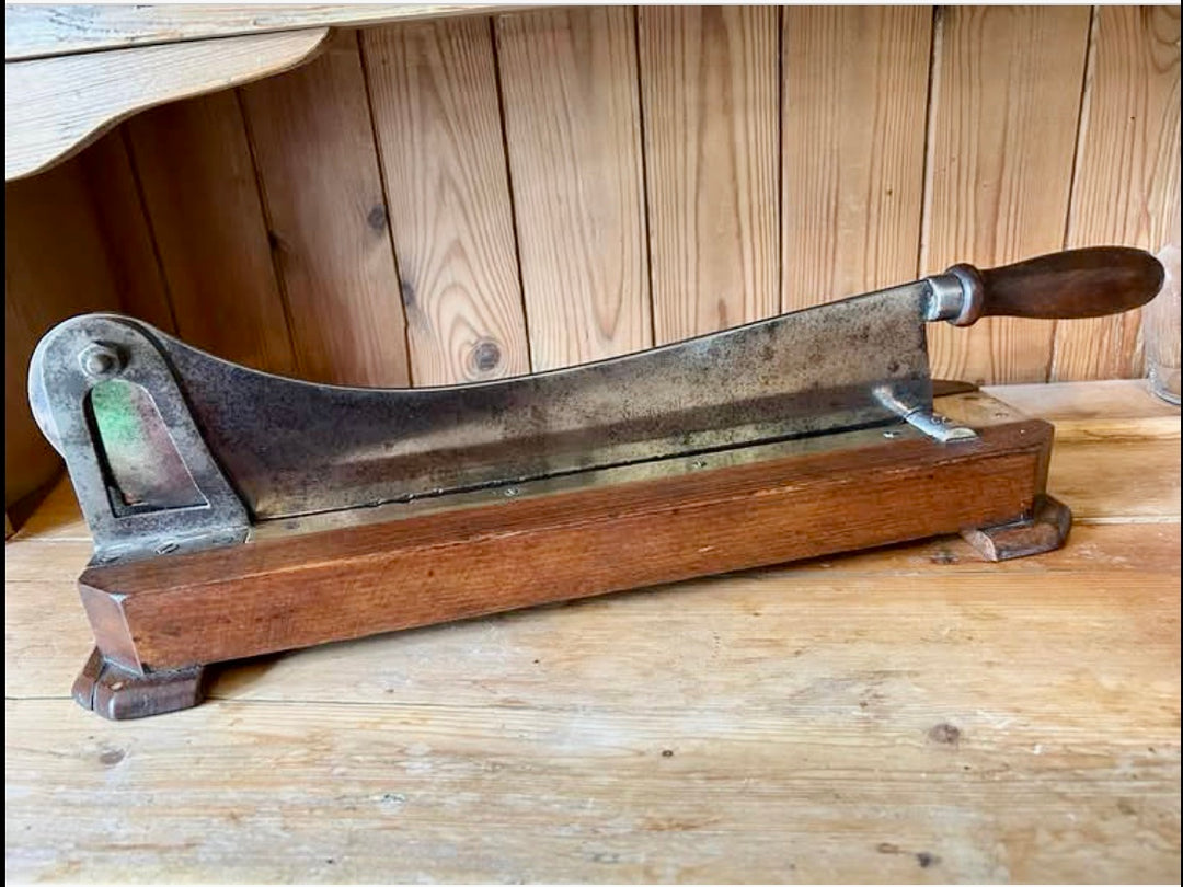 1950s Vintage French Baguette Cutter