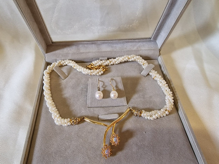 Fresh Water Pearls And Opals