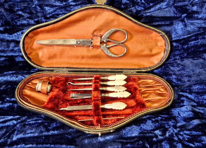 Antique Etui