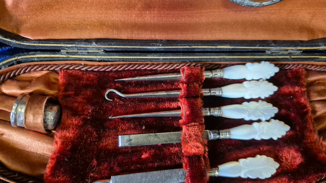 Antique Etui