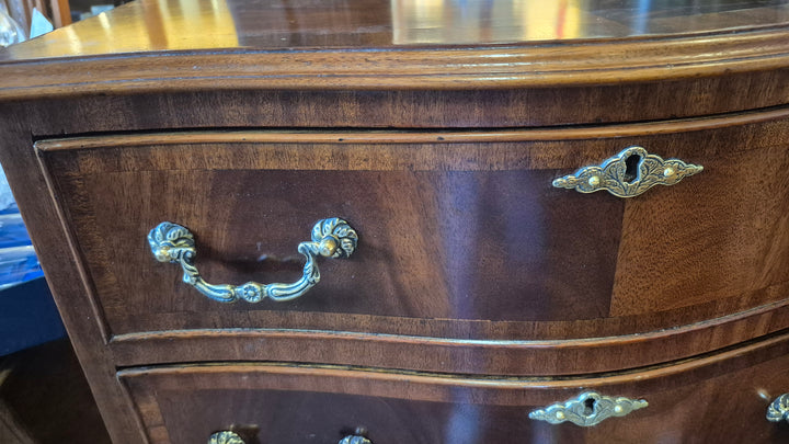 Early 20th Century Serpentine Chest Of Drawers