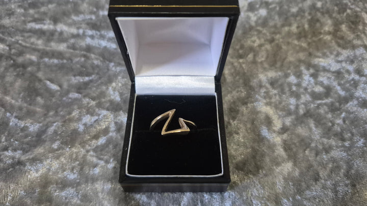 9crt gold Abstract Ring