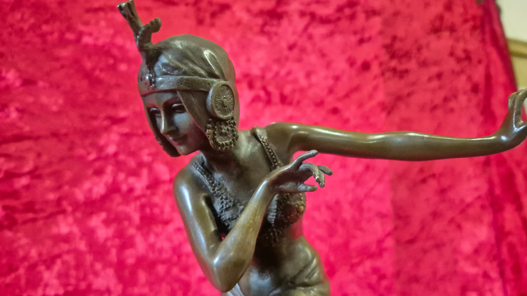 Bronze Art Deco Style Cauciuile Lady