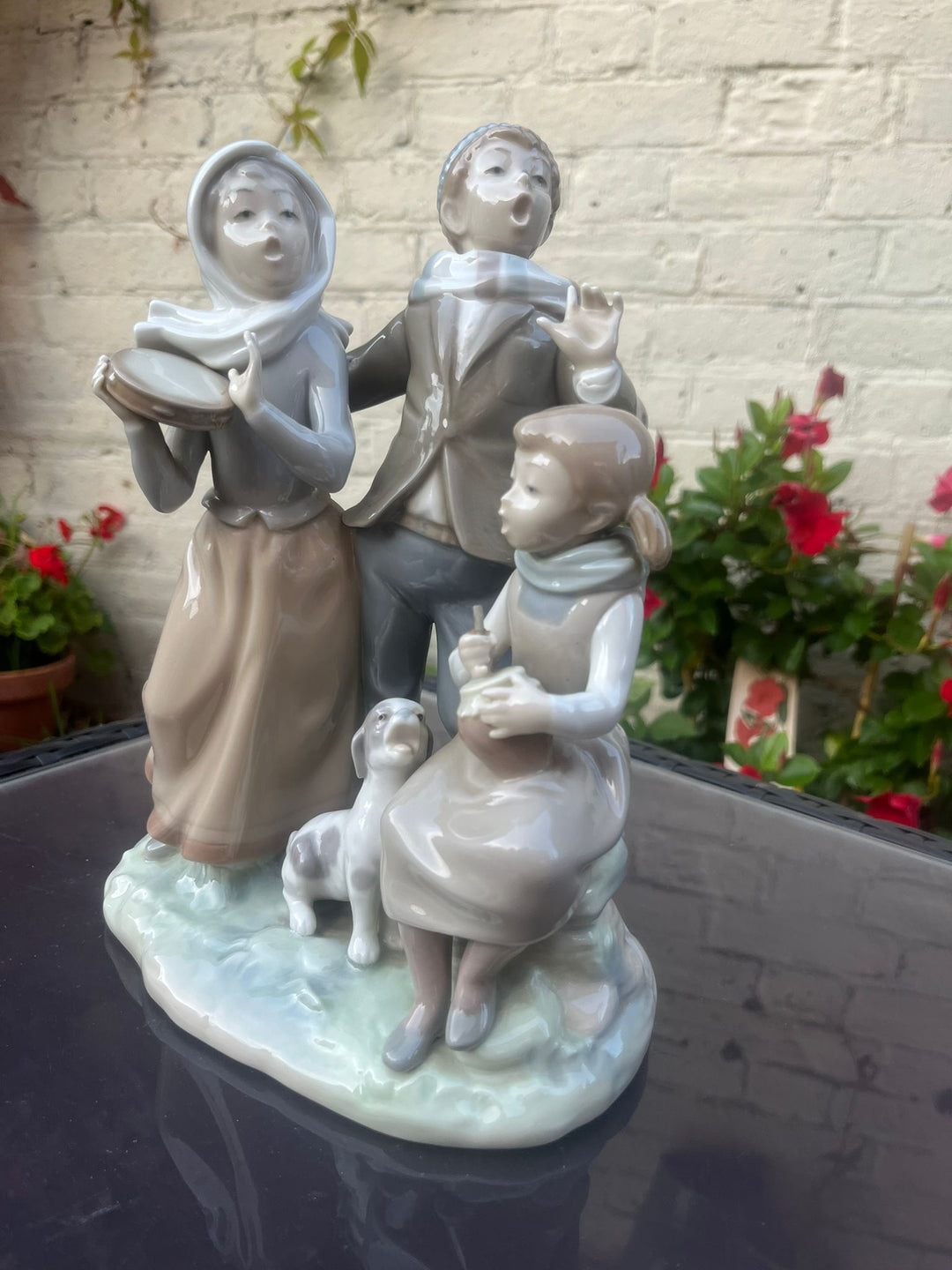 Lladro "Christmas Carols"