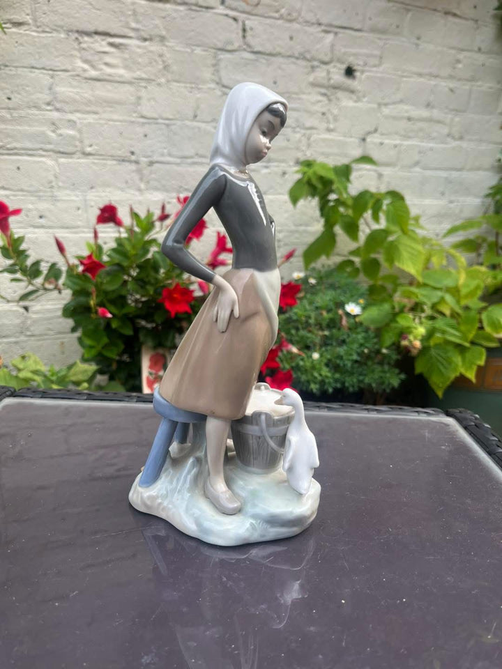 Lladro Figurine Girl With Goose