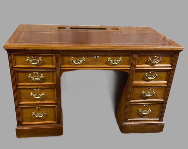 Late Victorian/Edwardian Kneehole Desk
