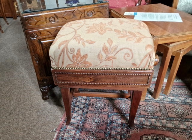 Adjustable Height Piano Stool