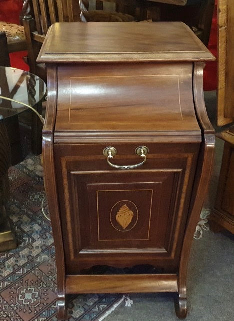 Edwardian Mahogany Inlaid Purdodium